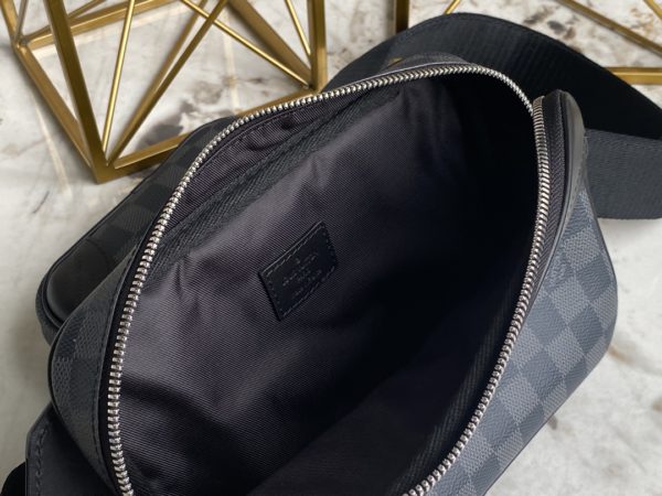 Louis Vuitton Scott Heiger Men's Messenger Bag - Image 2