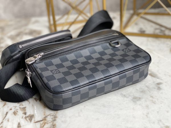 Louis Vuitton Scott Heiger Men's Messenger Bag - Image 3