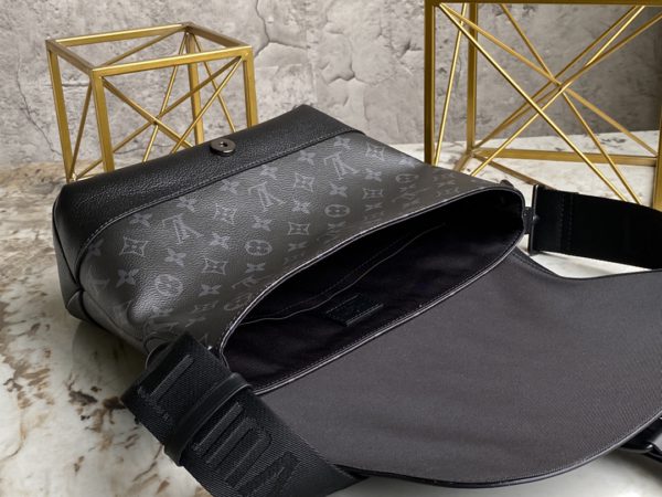 Louis Vuitton Saumur Messenger Bag - Black - Image 2