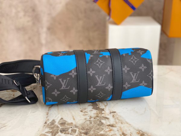 Louis Vuitton Keepall 25 Men's Pillow Bag - Image 4