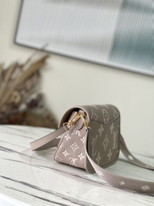 Louis Vuitton Diane Handbag - Apricot - Image 7