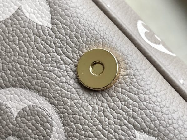 Louis Vuitton Diane Handbag - Apricot - Image 9