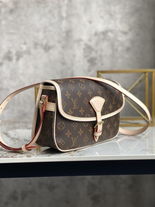 Louis Vuitton Secondhand Medium HandBag - Skin - Image 5
