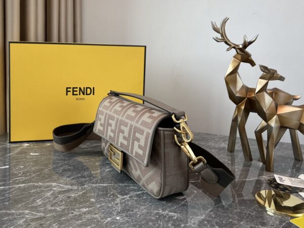 Fendi Baguette High-End Handbag - Gray - Image 3