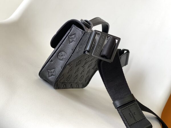 Louis Vuitton S Lock Sling Handbag - Black - Image 5