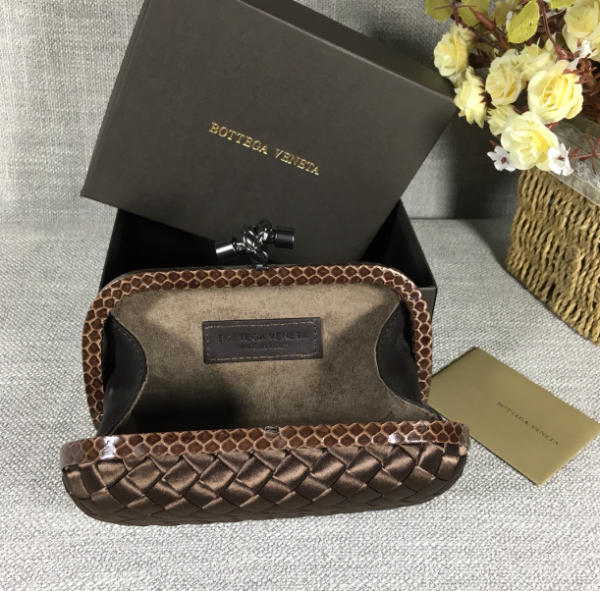 Bottega Veneta Small Classic Dinner Bag - Metallic Brown - Image 3