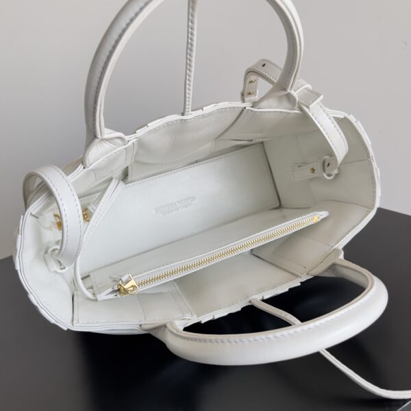 Bottega Veneta Cute Pleated Mini Tote Bag - White - Image 2