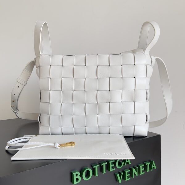 Bottega Veneta Bowling Cassette Bag - White - Image 5