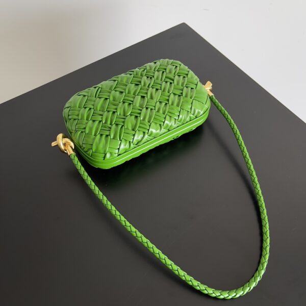 Bottega Veneta Knot Clutch Bag - Green - Image 4