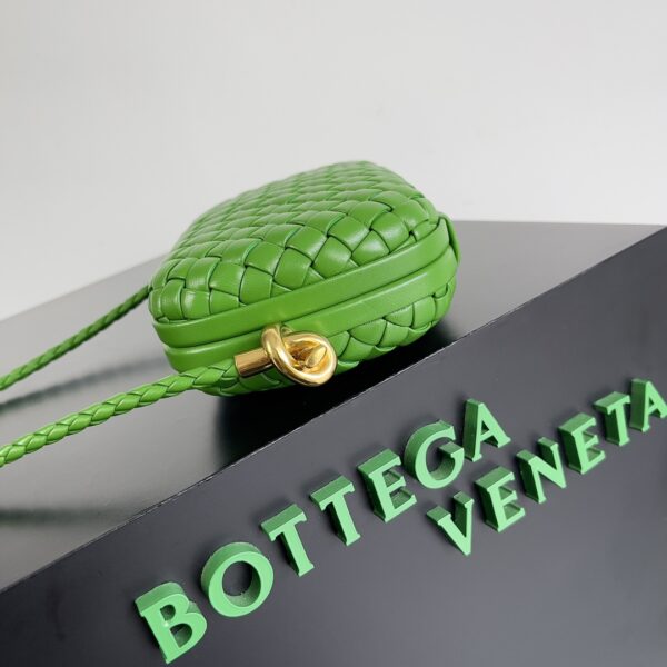 Bottega Veneta Knot Clutch Bag - Green - Image 4