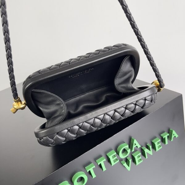 Bottega Veneta Knot Clutch Bag - Black - Image 2