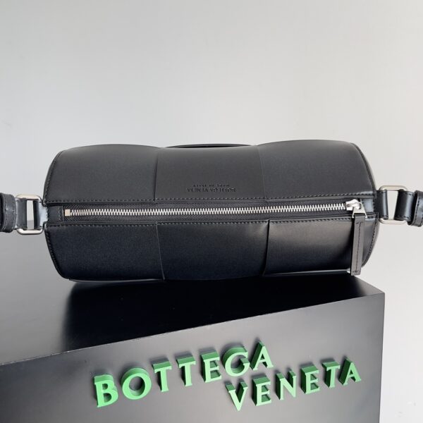 Bottega Veneta Arco Barrel Bag - Black - Image 3