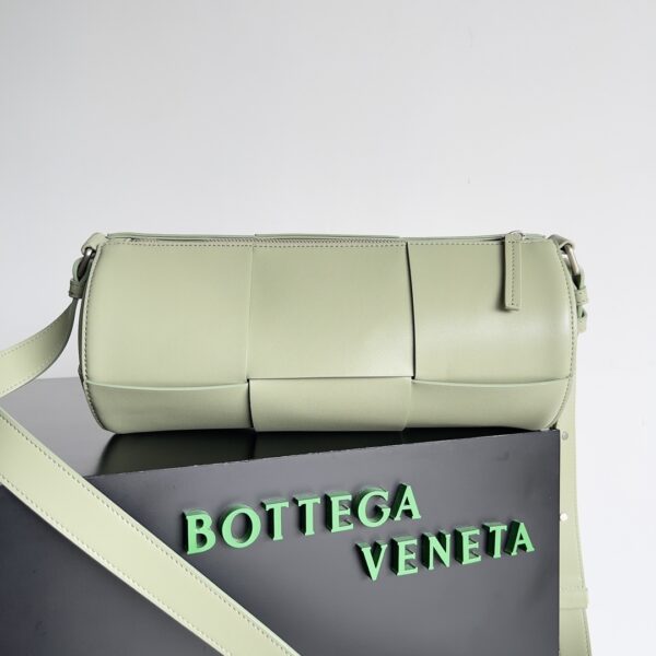 Bottega Veneta Arco Barrel Bag - Off White - Image 4