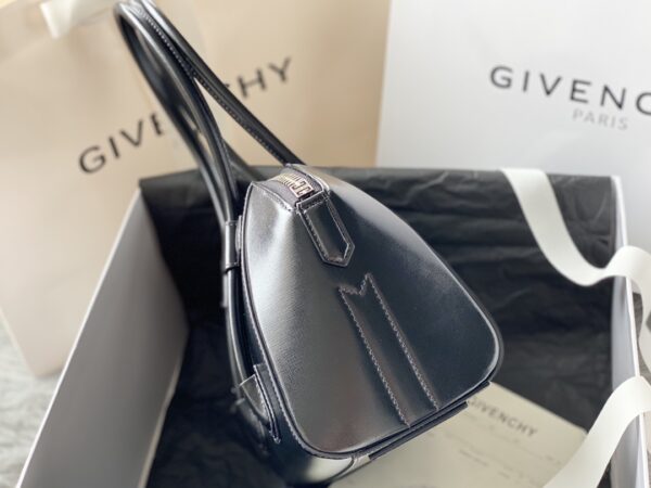 Givenchy Antigona Calfskin Handbag - Black - Image 4