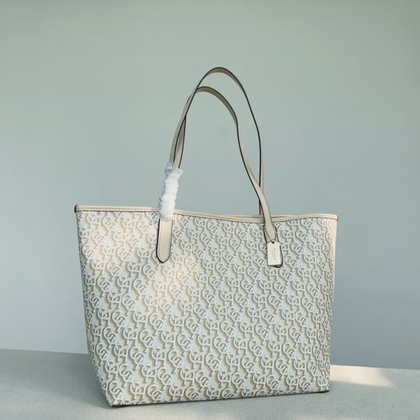 Coach City Buckle Design Tote Bag - White - Image 4