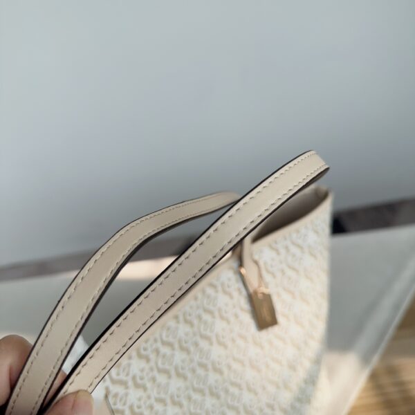Coach City Buckle Design Tote Bag - White - Image 3
