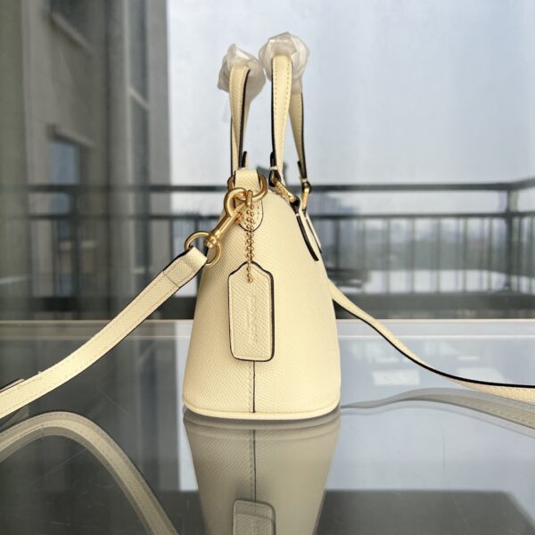 Coach Mini Dumpling Shoulder Crossbody Bag - Off White - Image 3